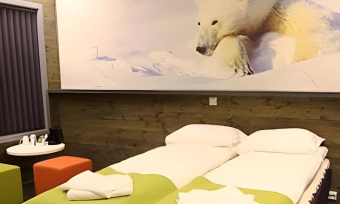 Longyearbyen Hotel | 51 m² Hotel ∙ 6 guests