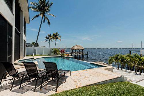 Caloosahatchee House | 510 m² House ∙ 6 bedrooms ∙ 20 guests