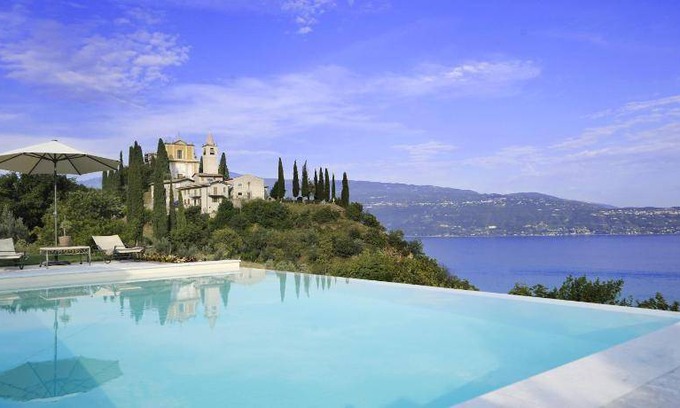 Pulciano Resort | 518 m² Resort ∙ 7 bedrooms ∙ 18 guests
