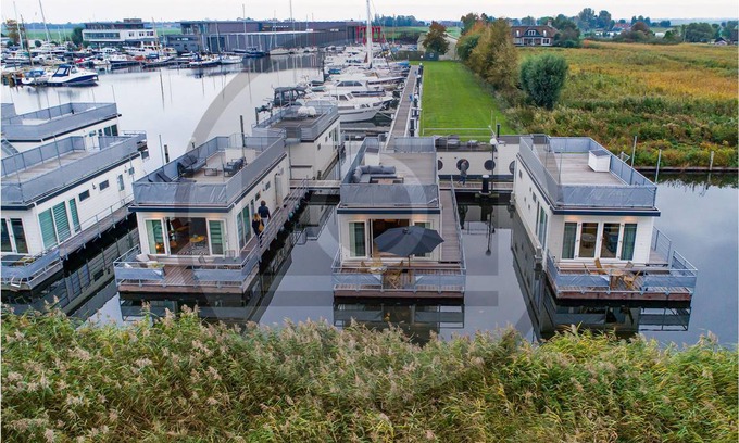 Municipality of Aalsmeer Boat Rental | 52 m² Houseboat ∙ 2 bedrooms ∙ 5 guests