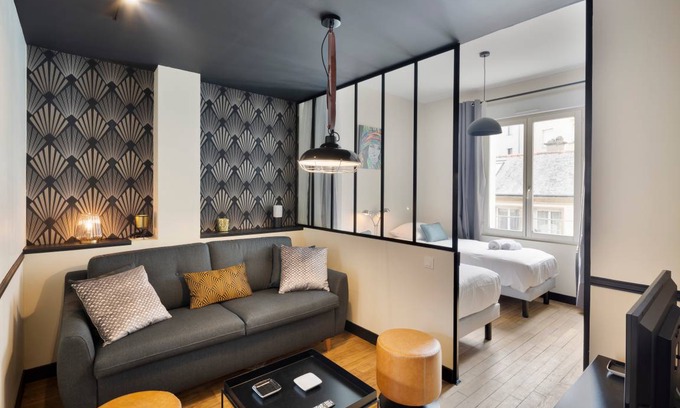 Bourg-l'Eveque Apartment | 53 m² Apartment ∙ 2 bedrooms ∙ 5 guests