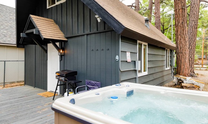 Castle Glen Estates Cabin | 54 m² Cabin ∙ 1 bedroom ∙ 4 guests