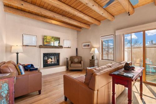 Northeast Santa Fe House | 544 Del Norte