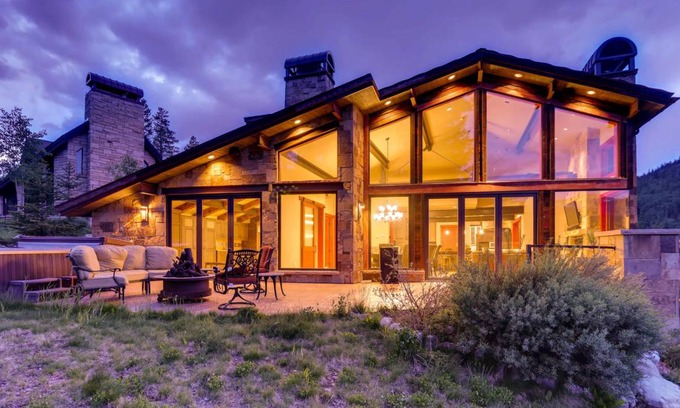 Copper Mountain House | 546 m² House ∙ 7 bedrooms ∙ 26 guests
