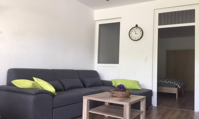 Niederemmel Apartment | 55 m² Apartment ∙ 1 bedroom ∙ 2 guests