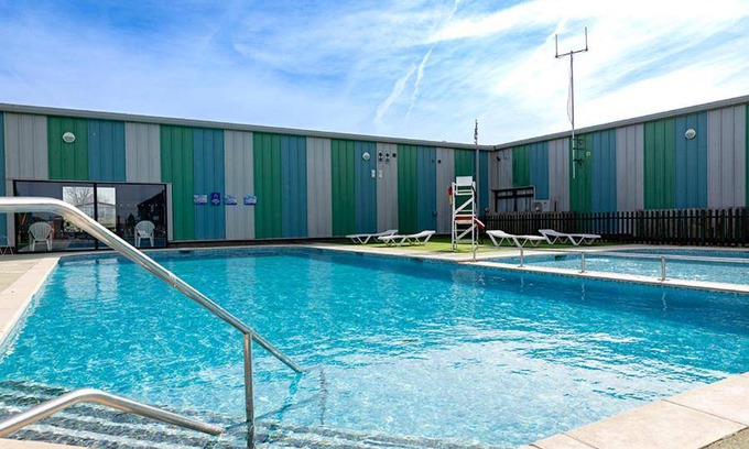 Clacton-on-Sea Cabin | 55 m² Cabin ∙ 2 bedrooms ∙ 6 guests