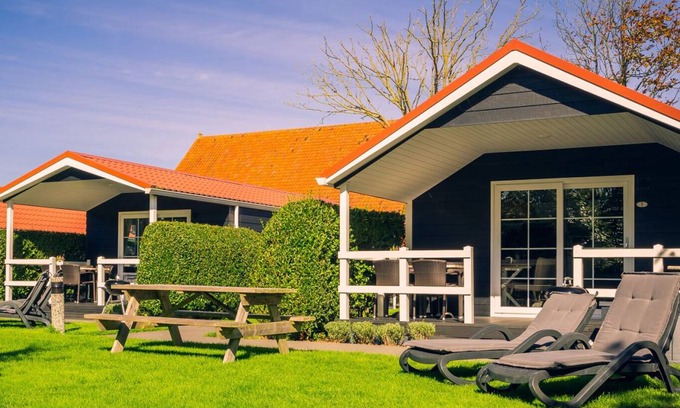 Domburg Ski Chalet | 55 m² Chalet ∙ 2 bedrooms ∙ 4 guests