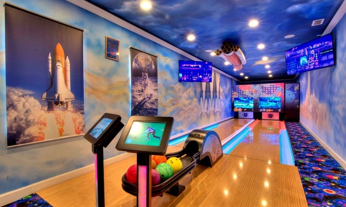 Kissimmee House | 56 Bedrooms, 4 Bowling Mansions SIDE BY SIDE, sleep 156