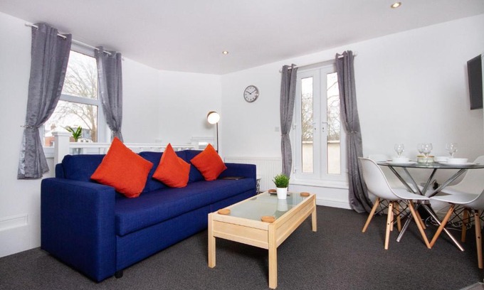 Bristol Apartment | 56b Mina rd