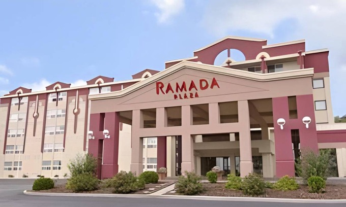 Ashwaubenon Hotel | 57 m² Hotel ∙ 7 guests