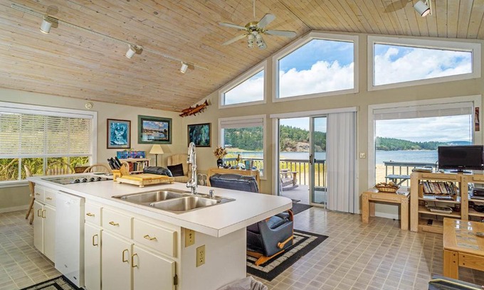 Lopez Island House | 57 Mud Bay