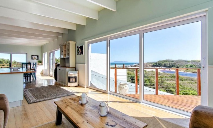 Pringle Bay Apartment | 574 On Anne