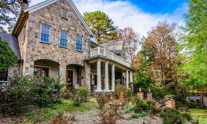 Lakemont House | 576 m² House ∙ 7 bedrooms ∙ 12 guests