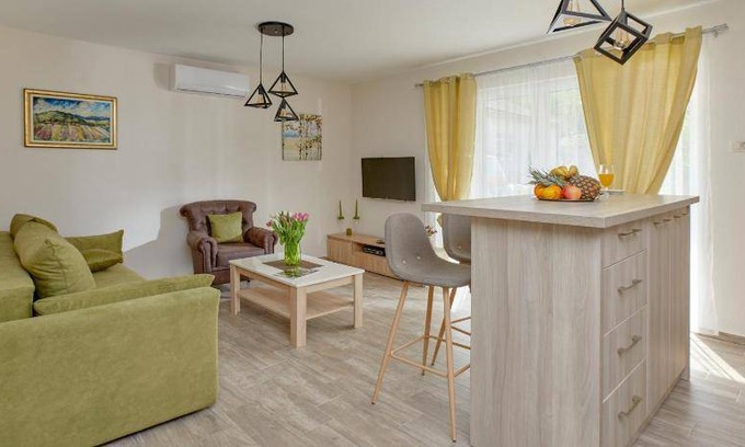 Skaljari Apartment | 58 m² Apartment ∙ 2 bedrooms ∙ 5 guests