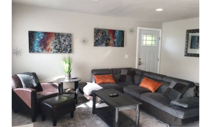 Mount Baker House | 5br 8bed house near airport, downtown & train