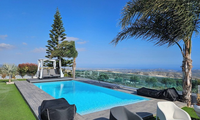 Pano Lefkara Villa | 5BR Lux Villa - Sleeps 13 - Saltwater Pool - Outdoor Bar - Fireplace - Lefkara