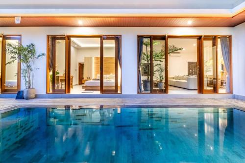 Pererenan Villa | 5BR Pool the R Villa Merapi - Near Beach&Cafés