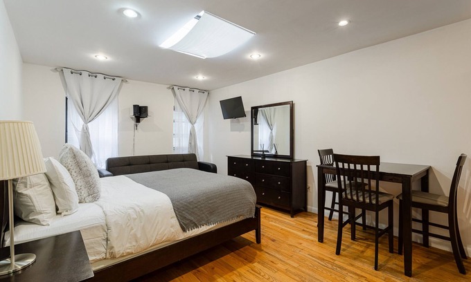 Midtown South Apartment | 5FW Chelsea Fab Studio Just for You
