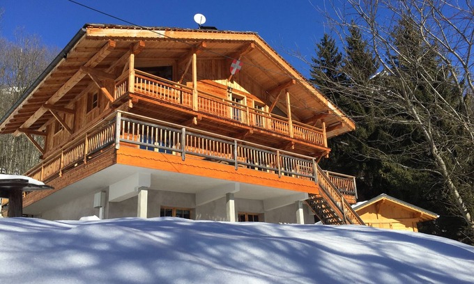 Servoz Ski Chalet | 5star Chamonix Valley luxury chalet breathtaking views of Mt-Blanc for 14 people