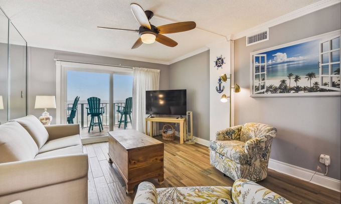 Thomas Drive Condo | 5th Floor! Free Activities! Summer Deals!
