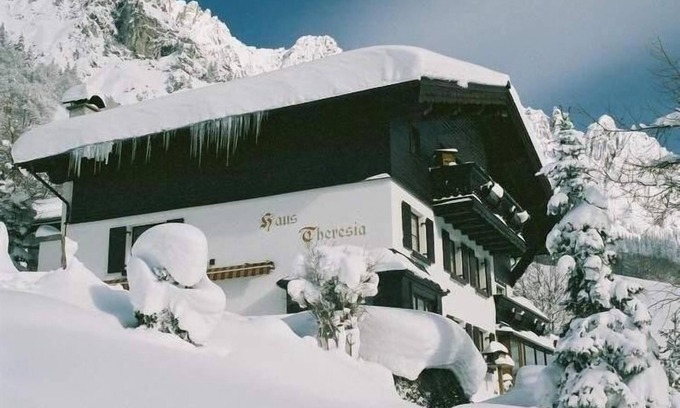Langen Apartment | 6-12 Pers (Arlberg-near Lech/Zür/St Anton/St Christoph/)-4 rooms with ensuites