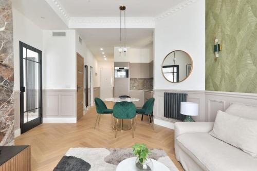 Nice City Centre Apartment | #6 1BDR Buffa 2 min from the beach and Negresco,central AC Balcony