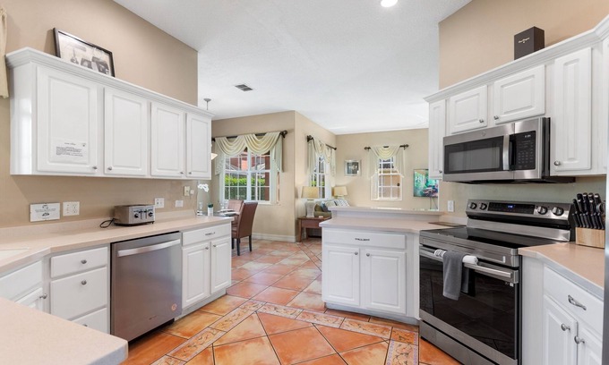 Davenport Villa | 6 Bed, 2 Suites, Pool, Spa, Games Room #800 6 Bedroom Villa