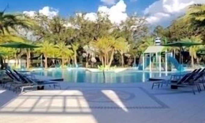 Kissimmee House | 6 bed , 5 .5 baths - 4 on-suites ! -WIFI