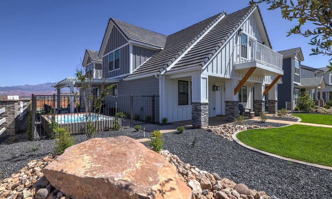 St. George House | 6 Bed | Swim Spa | Resort pool | Lazy River | Mini Golf | SP