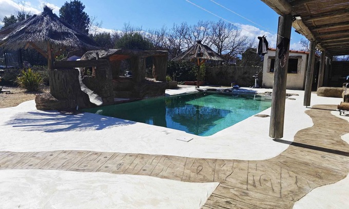 Montesquieu-des-Alberes House | 6 bedrooms, swimming pool, quiet, fully equipped,nair-condit. 15 mins sea/Spain