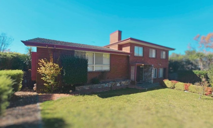 Pearce House | 6 Bedroom 2 Bathroom Large Home @Pearce