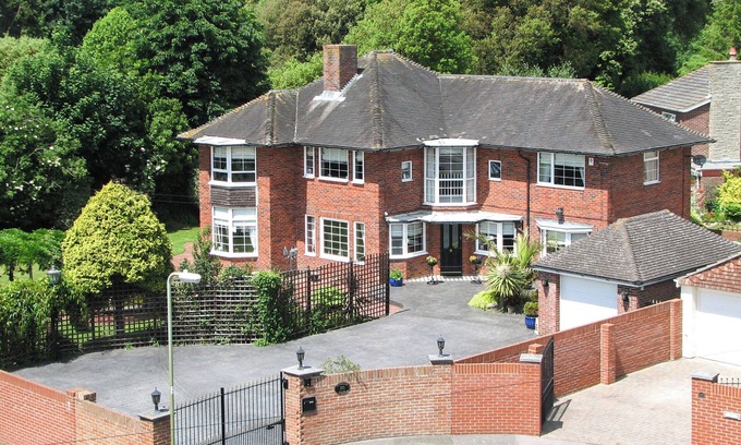 Alverstoke Cottage | 6 bedroom accommodation in Gosport
