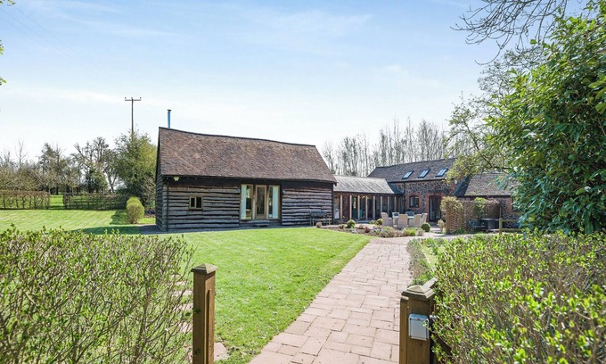 Moreton Cottage | 6 bedroom accommodation in Welland, near Malvern