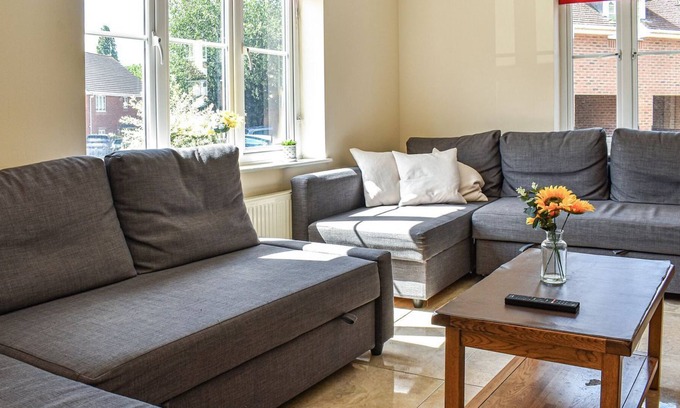 Hook Cottage | 6 bedroom accommodation in Hook