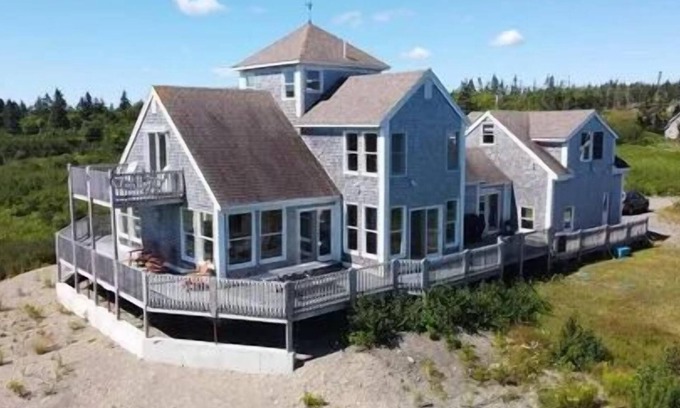 Lubec House | 6 Bedroom Beach house in Lubec - 5th night free!
