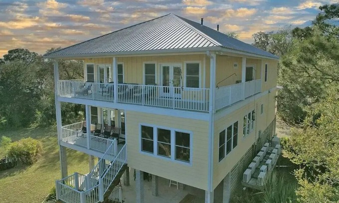 Meridian House | 6 Bedroom house on 2.5 acres with Panoramic Marsh Views! Golden Isles