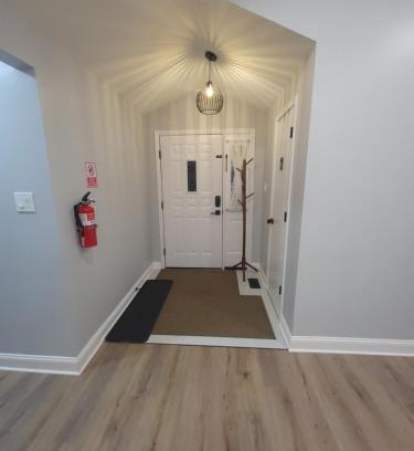 Joliet House | 6 bedroom! Pool Table, Gaming Area, Firepit & More