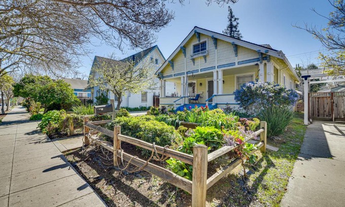 San Jose House | 6 Blocks to SJSU Cozy Bungalow with Deck and Koi Pond