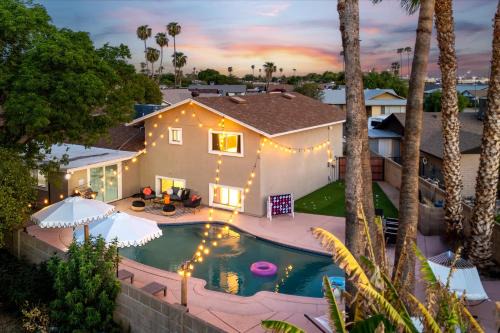 Glendale House | 6 Br Resort Style Home Pool Game Room Fire Pit
