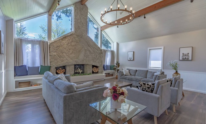 Mendenhall Valley Other | 6 BR w/Steam Shower & space for everyone, located in the heart of the valley
