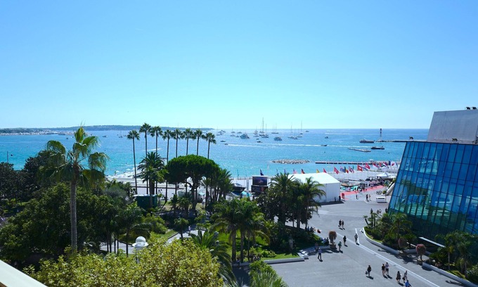 Cannes City Centre Apartment | 6 Croisette - luxury apartment - 2 rooms - 7th floor - large terrace