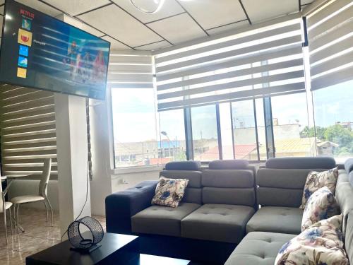 Machala Apartment | 6 habitaciones, 10 camas, amplio y céntrico, 3 parqueos