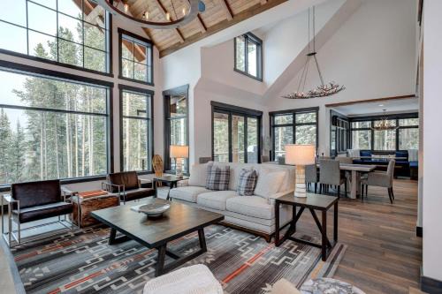 Big Sky House | 6 Jakes Lane by Moonlight Basin Lodging