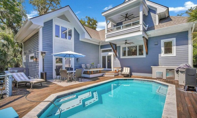 Hilton Head Island House | 6 Laurel - Luxury kitchen, pool, spa, and fire pit. 2 minute walk to beach. Sleeps 23.