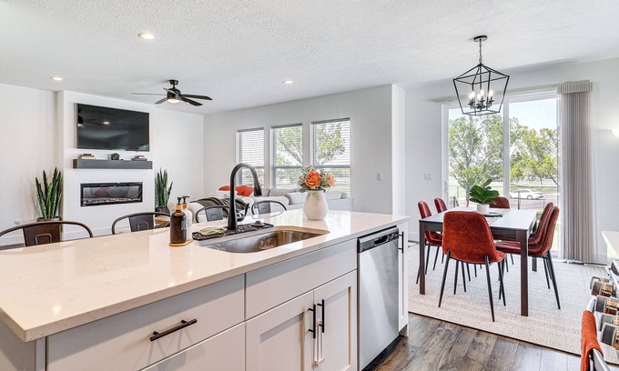 Erda Cottage | 6 Mi to Great Salt Lake: Mtn-view Retreat!