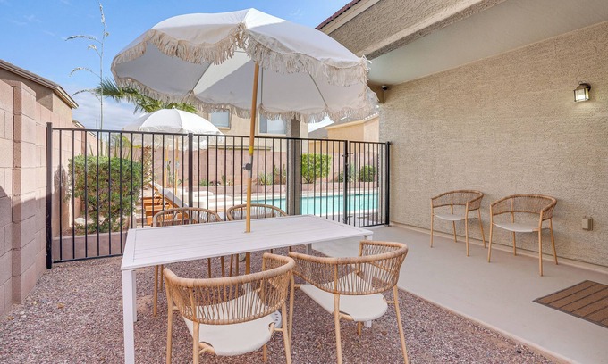 Rio Crossing Cottage | 6 Mi to State Farm Stadium: Avondale Family Home!