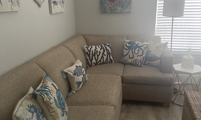 Corpus Christi Condo | 6 minute Walk to Whitecap Beach, 1st Floor Cozy Condo, Padre Island Vacation!