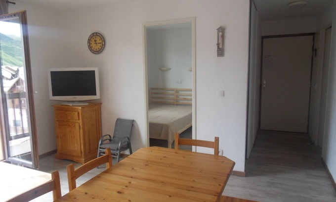 Valmeinier Apartment | 6 people + baby Valmeinier 1800 runs and 150 meters ESF