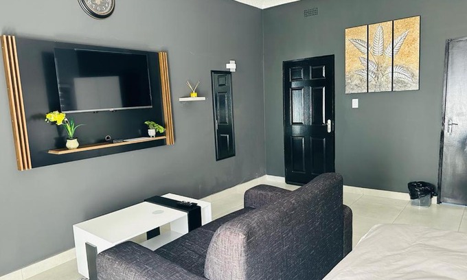 Bezuidenhout Valley House | 6 the Curve Unit 19