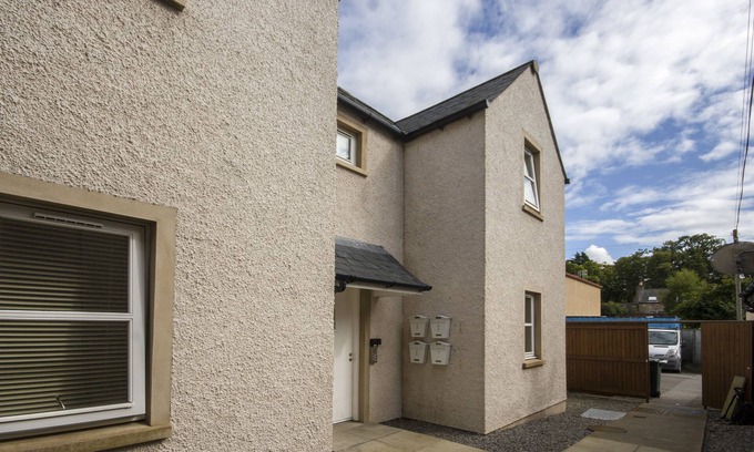 Forres Apartment | 6 Varis Apartments